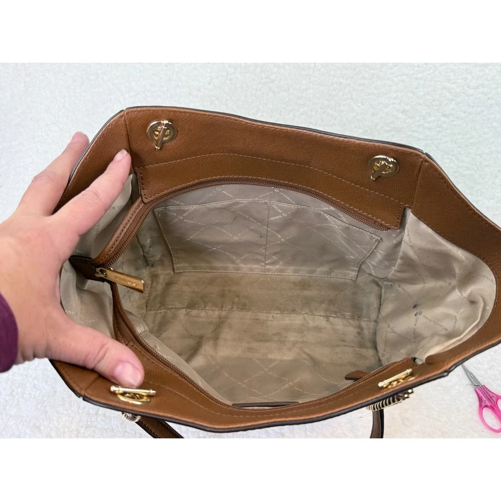 Michael Kors Jet Set East West Tote Brown Saffiano Leather Gold Chain Bag - Picture 6 of 12